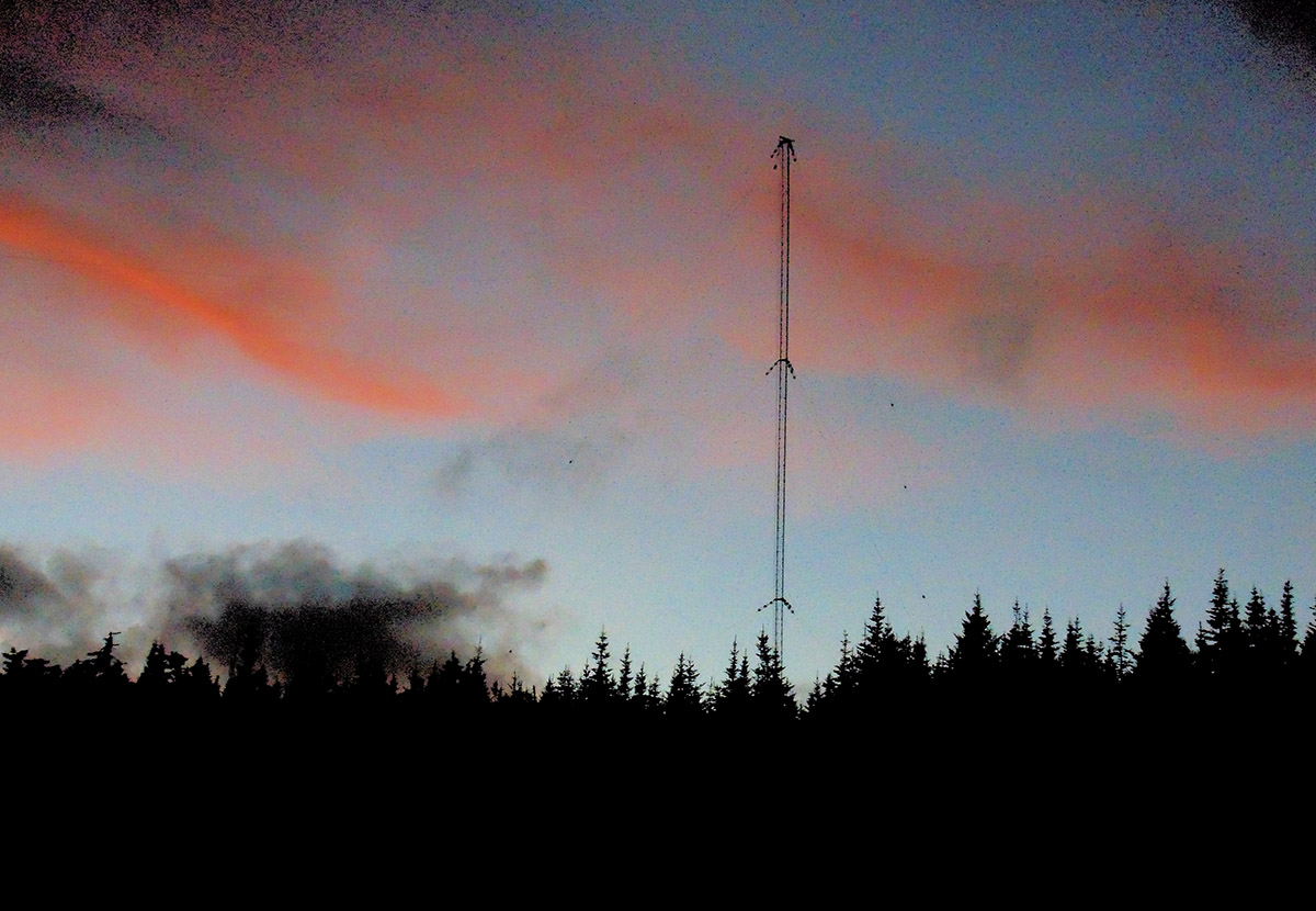 Joe Craig VO1NA Antenna Support Tower